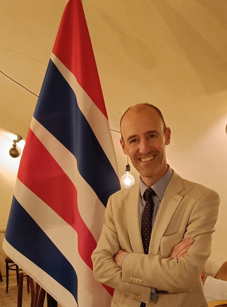 Davied van Berlo, voorzitter van de Nederlandse Vereniging voor Vlaggenkunde
