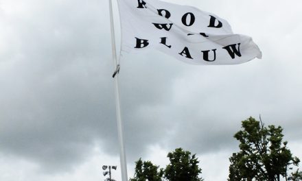 Verbale vlag wappert in Delft