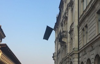 Zwarte vlaggen in Ljubljana