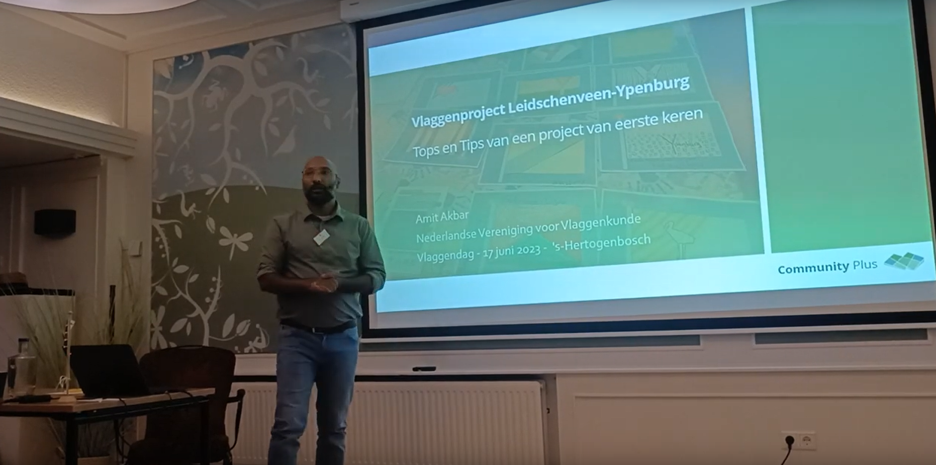 Amit Akbar over ontwerpwedstrijd wijkvlaggen Ypenburg en Leidschenveen