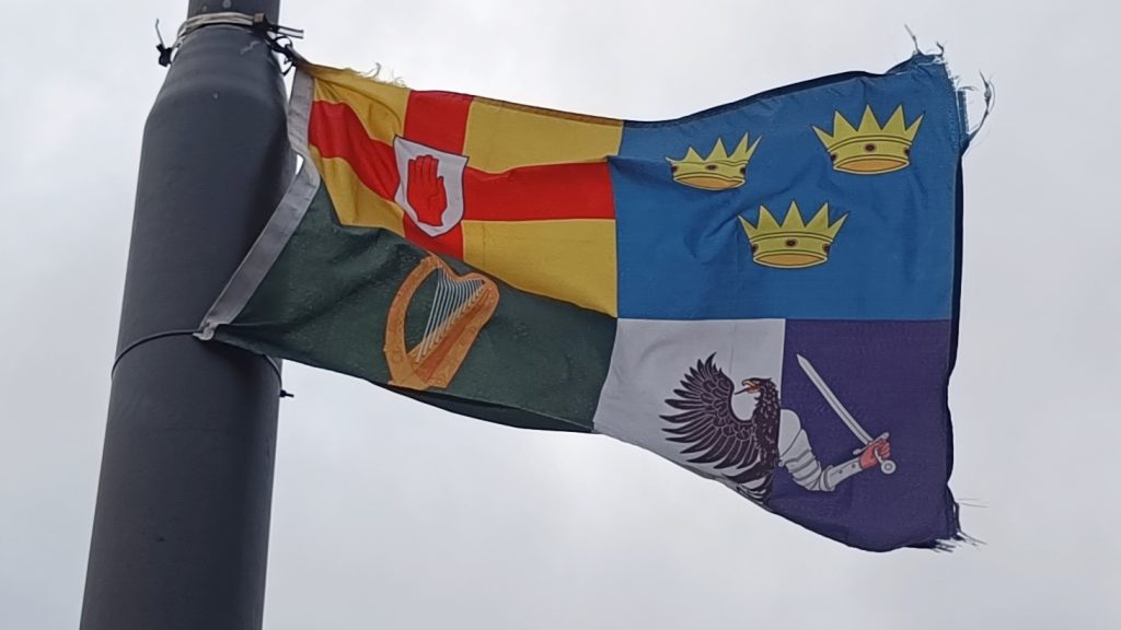 All Ireland Flag met de vier vlaggen van de oude provincies van Ierland